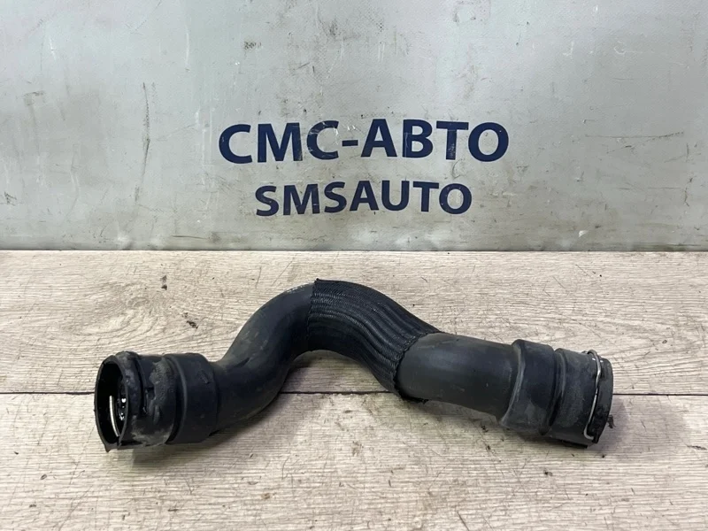 Патрубок охлаждения верхний Volvo XC70 31293622 ХС70 3.2