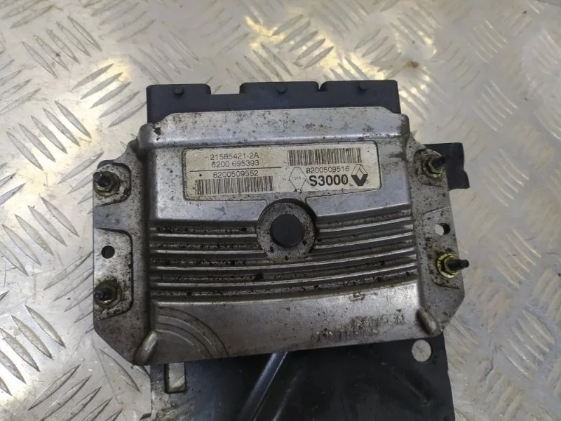 Блок управления двигателем RENAULT MEGANE 2003-2008 8200509516 1.6 K4M