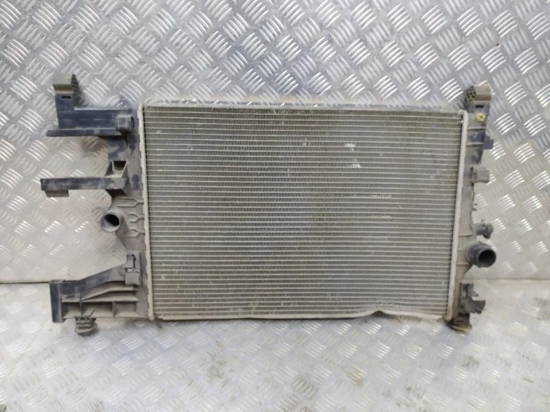 Радиатор охлаждения двигателя OPEL ASTRA J 2010 13267656 P10 A14NET