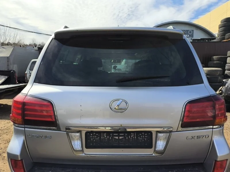 Крышка багажника (дверь 3-5) Lexus LX 570 (2007-2022) 2008 6700560E00 ВНЕДОРОЖНИК 5.7 I 3URFE
