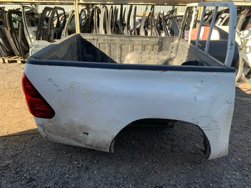 Задняя часть кузова (тазик) Toyota Hilux (2015-2021) 2017 65816KK030 ПИКАП 2.4 D 2GDFTV