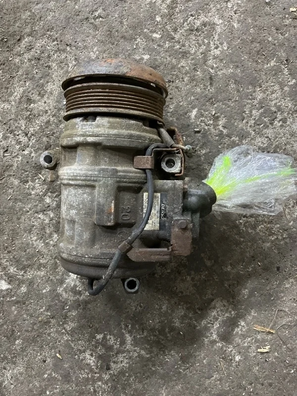 Компрессор кондиционера Toyota Land Cruiser (100) 1998-2007 2002 4472006544 4.7 I 2UZFE