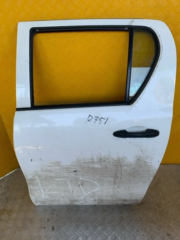 Дверь задняя левая Toyota Hilux (2015-2021) 2017 67004KK011 ПИКАП 2.4 D 2GDFTV