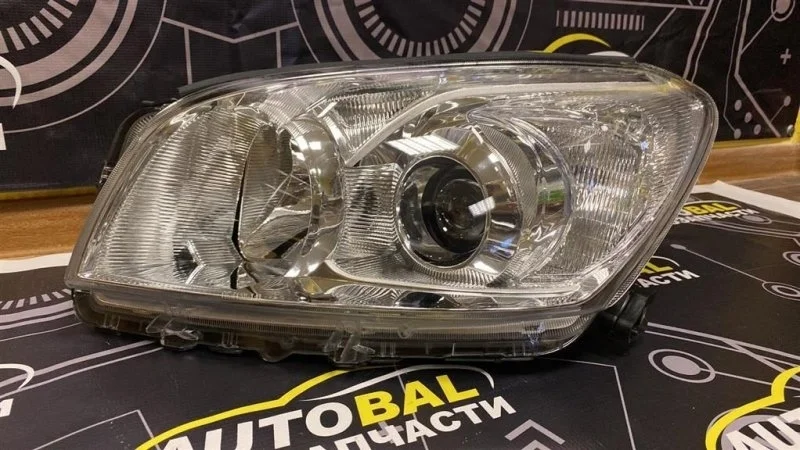 Фара левая Toyota Rav 4 (Xa30) (2005-2014) 2009 8117042430