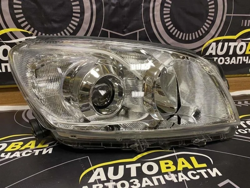 Фара правая Toyota Rav 4 (Xa30) (2005-2014) 2009 8113042430