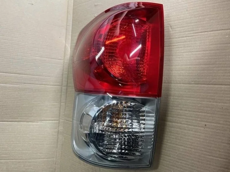 Фонарь задний левый Toyota Tundra Ii (2006-2022) 2008 815600C070