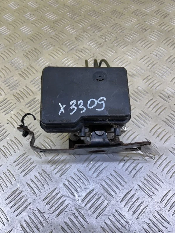 Блок ABS Toyota Hilux (2005-2015) 2012 4405071030 ПИКАП 2.5 D 2KDFTV