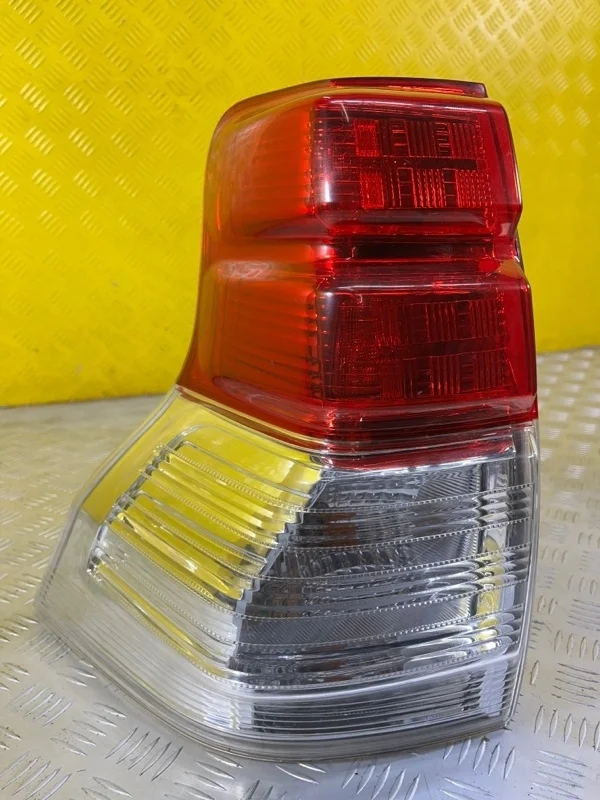 Фонарь задний левый Toyota Land Cruiser Prado 150 (2009-2023) 2012 8156160830 2.7 I 2TRFE