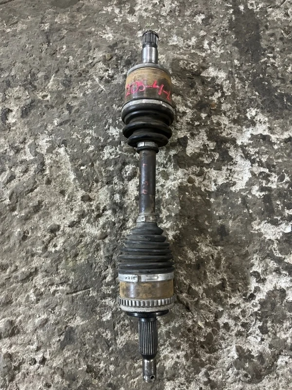 Полуось передняя левая (приводной вал, ШРУС) Mitsubishi L200 (2015-2022) 2019 3815A585 ПИКАП 2.4 D 4N15