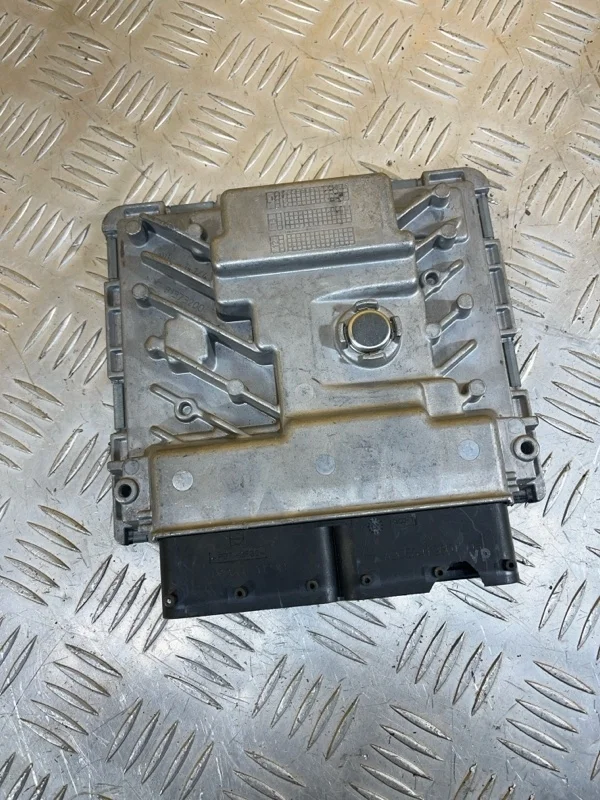 Блок управления двигателем Volkswagen Golf VII 2012-2017 2013 06K907425B 2.0 I