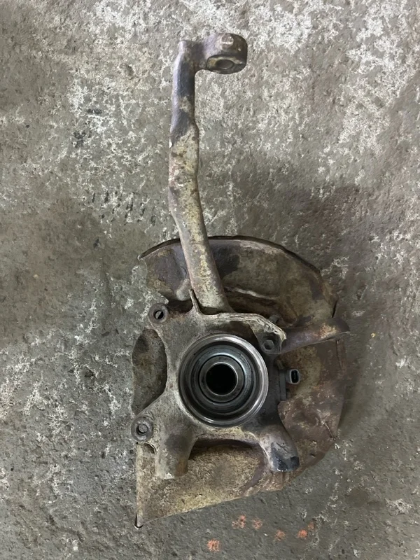 Кулак поворотный левый Toyota Land Cruiser Prado 120 (2002-2009) 2004 4321260170 3.0 D 1KDFTV