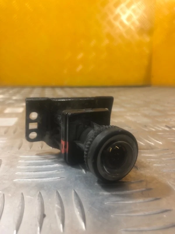 Камера переднего вида Toyota Land Cruiser Prado 150 (2009-2023) 2014 8679060200 3.0 D 1KDFTV
