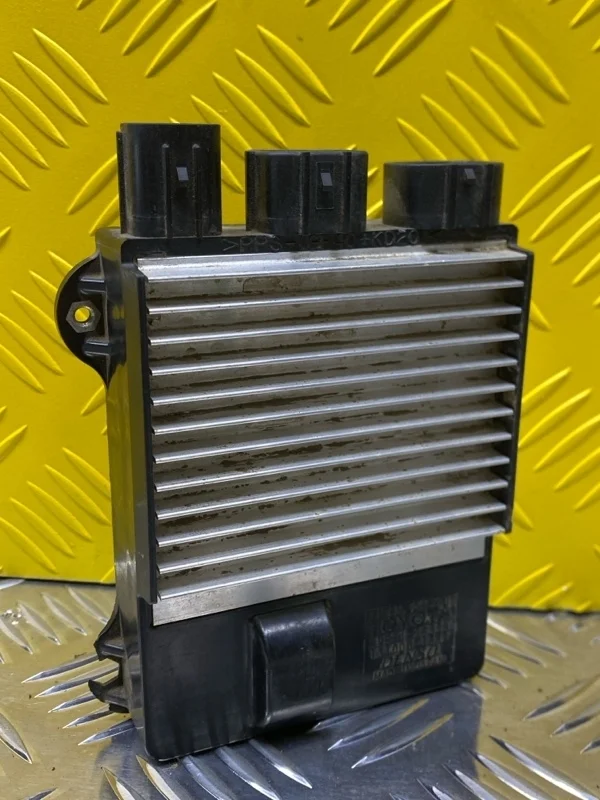 Блок управления форсунками Toyota Land Cruiser Prado 150 (2009-2023) 2014 8987125010 3.0 D 1KDFTV