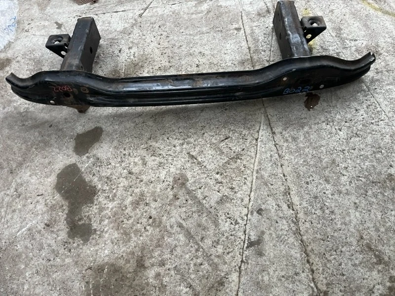 Усилитель бампера переднего Volkswagen Amarok (2010-2016) 2011 2H0807109 ПИКАП 2.0 D CDCA