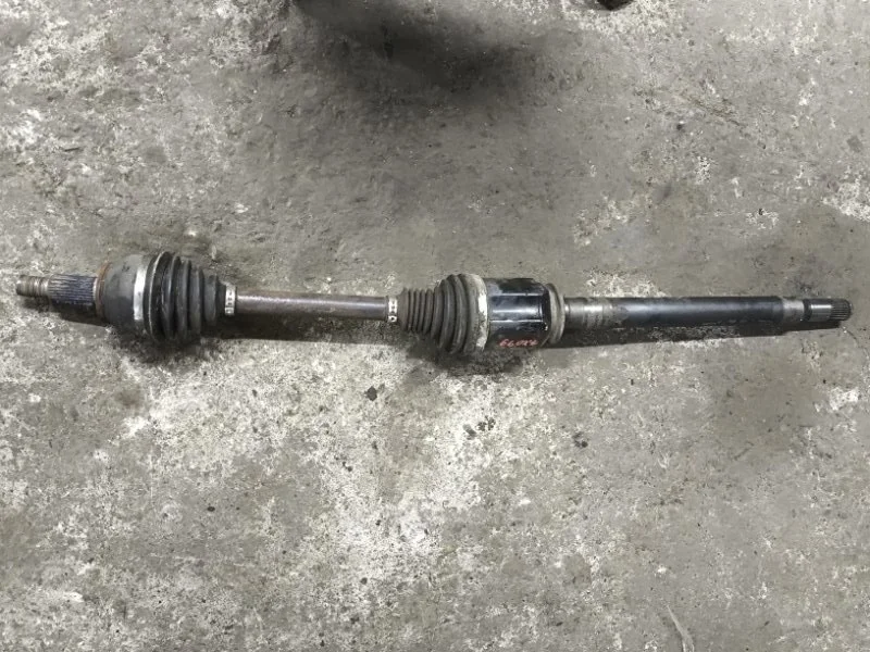 Полуось передняя правая (приводной вал, ШРУС) Land Rover Range Rover Sport II (2013-2022) 2016 LR064251 3.0 D SDV6