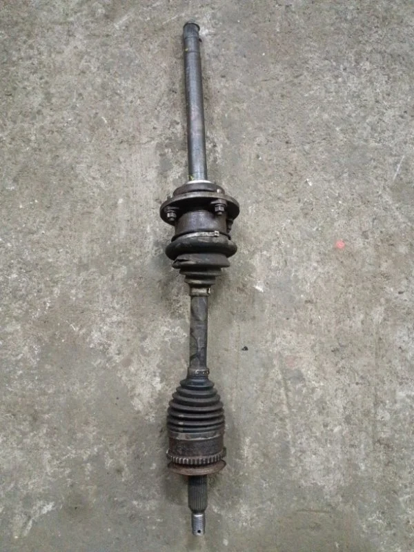 Полуось передняя правая (приводной вал, ШРУС) Mitsubishi L200 (2006-2015) 2009 3815A308 ПИКАП 2.5 D 4D56