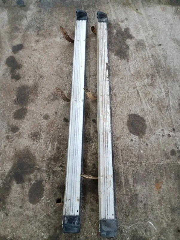 Подножка Toyota Hilux (2005-2015) 2013 510830K190 ПИКАП 3.0 D 1KDFTV