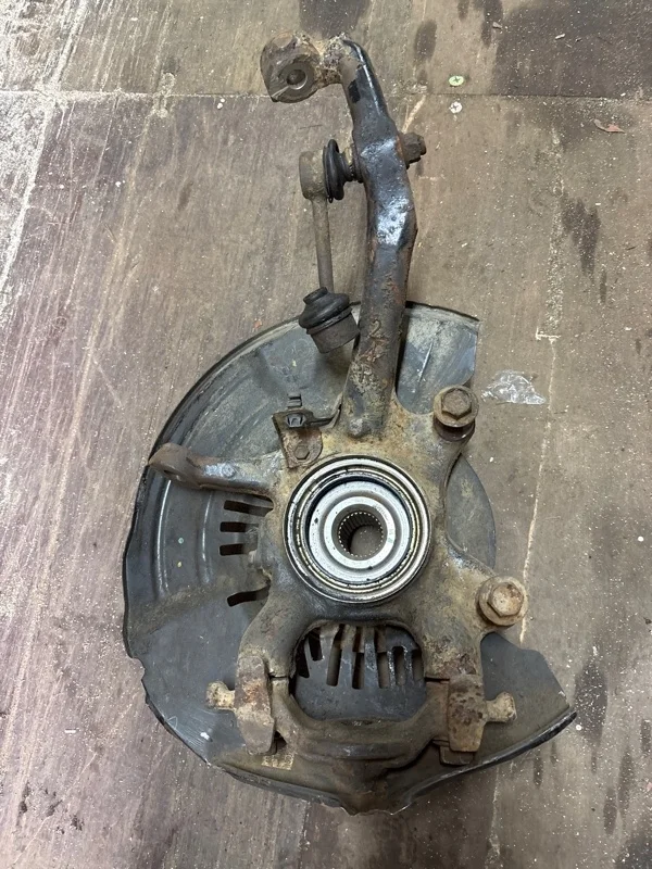 Кулак поворотный правый Toyota Hilux (2015-2021) 2015 43211KK010 ПИКАП 2.8 D 1GDFTV