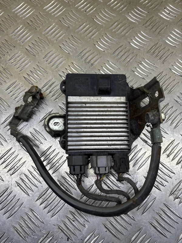 Блок управления форсунками Toyota Hilux (2005-2015) 2011 8987125010 ПИКАП 2.5 D 2KDFTV