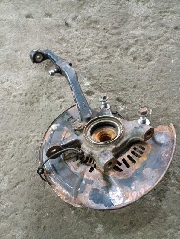 Кулак поворотный правый Toyota Hilux (2015-2021) 2021 43211KK010 ПИКАП 2.4 D 2GDFTV