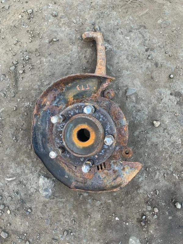 Кулак поворотный правый Toyota Tundra II (2006-2022) 2008 432110C012 ПИКАП 5.7 I 3URFE