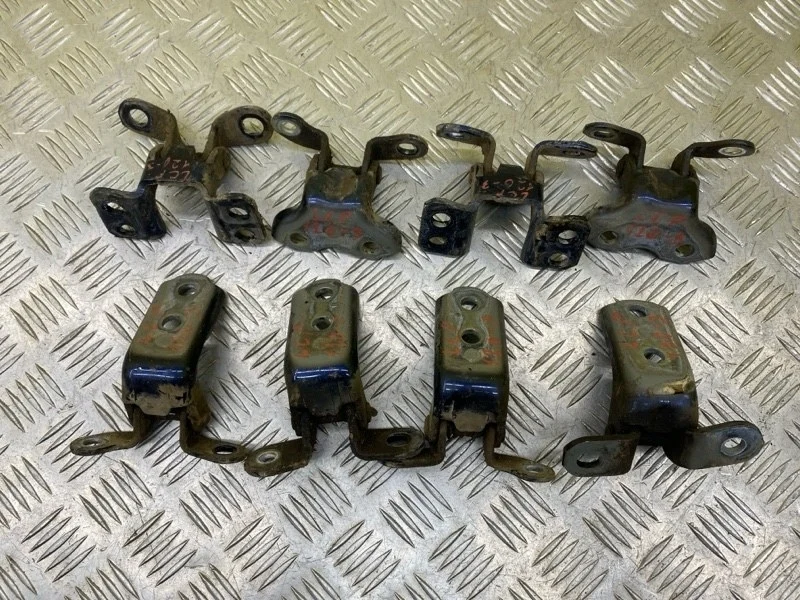 Петля двери Toyota Land Cruiser Prado 120 (2002-2009) 2003 6874035030 3.0 D 1KDFTV