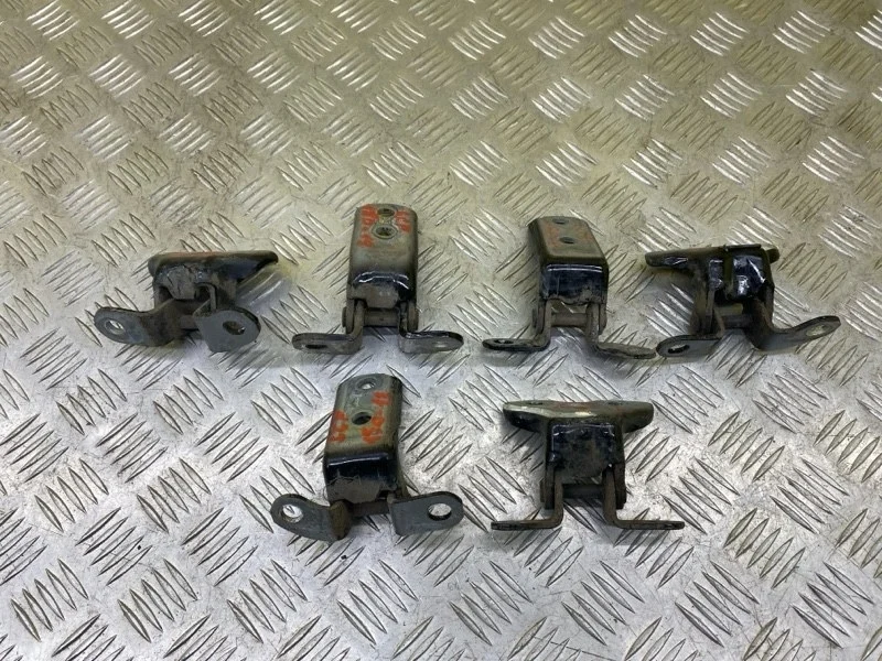 Петля двери Toyota Land Cruiser Prado 150 (2009-2023) 2011 6871012151 ВНЕДОРОЖНИК 4.0 I 1GRFE