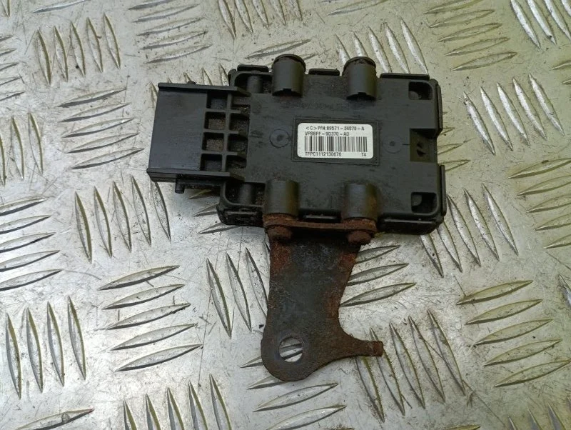 Блок управления топливным насосом Toyota Sequoia II 2008 - 2022 2013 8957134070 ВНЕДОРОЖНИК 5.7 I 3URFE