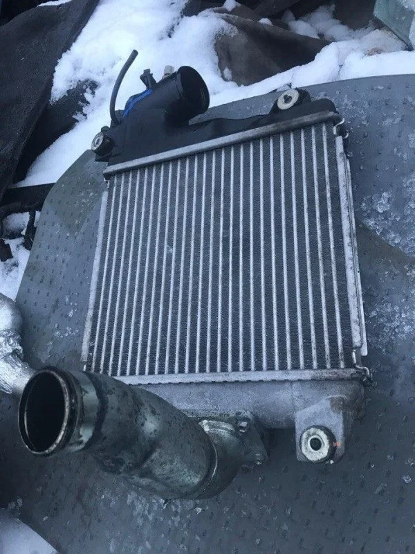 Интеркулер Toyota Hilux (2005-2015) 2011 179400L060 2.5 D 2KDFTV