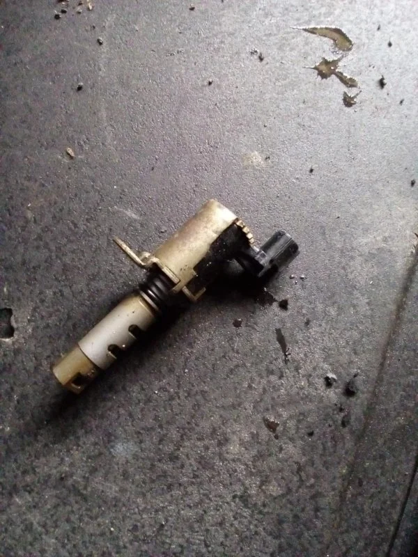 Клапан фазорегулятора Toyota Rav 4 (XA20) (2000-2006) 2003 1533028020 2.0 I