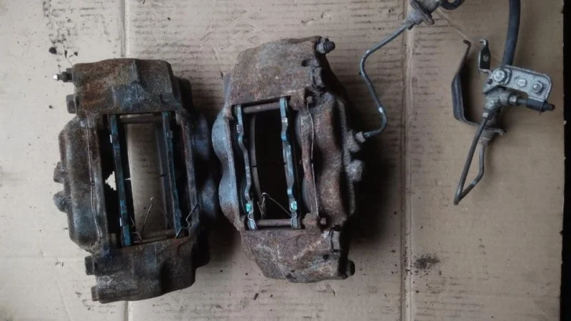 Суппорт передний правый Toyota Land Cruiser 200 (2008-2021) 2010 4773060280 200