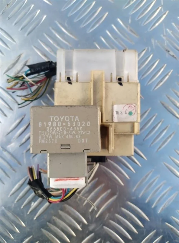 Блок электронный Lexus RX 400h II (2005-2009) 2005 8198053020 3.3 I 3MZFE