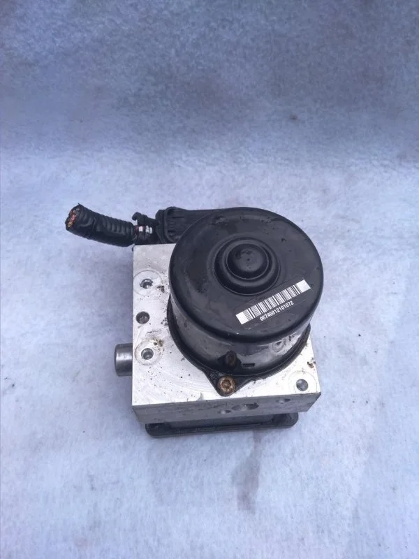 Блок ABS Nissan Navara (D40) 2004-2015 2008 47660EB33A 2.5 D YD25DDTI