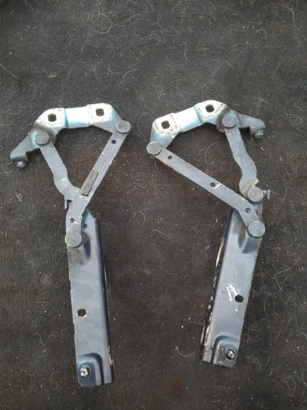 Петля капота Land Rover Freelander II (2006-2014) 2010 LR001565 2.2 D 224DT