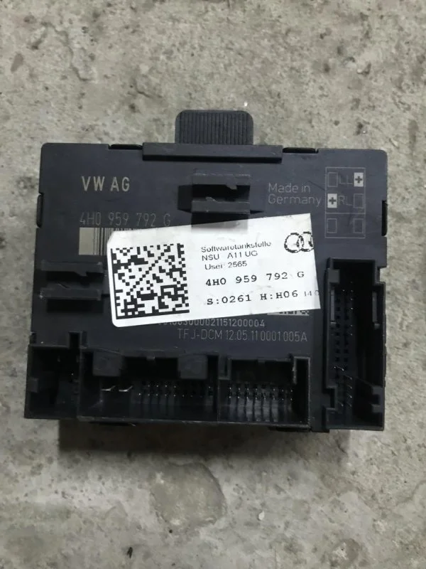 Блок управления двери Audi A8 (D4) 2010-2014 2011 4H0959792G 2.0 I CHJA