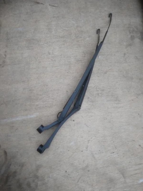 Щеткодержатель (поводок стеклоочистителя, дворник) Toyota Rav 4 (XA30) (2005-2014) 2008 8521142130 2.2 D 2ADFTV