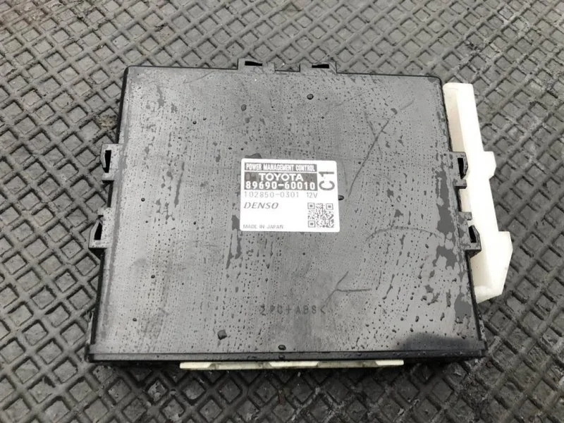 Блок электронный Toyota Land Cruiser Prado 150 (2009-2023) 2012 8969060010 3.0 D 1KDFTV