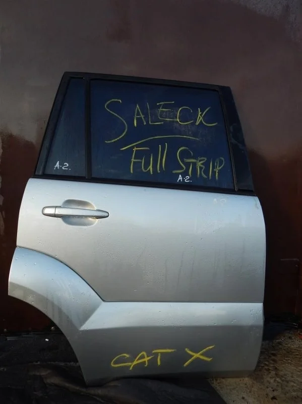 Стекло двери задней правой (форточка) Toyota Land Cruiser Prado 120 (2002-2009) 2004 6812360231 3.0 D