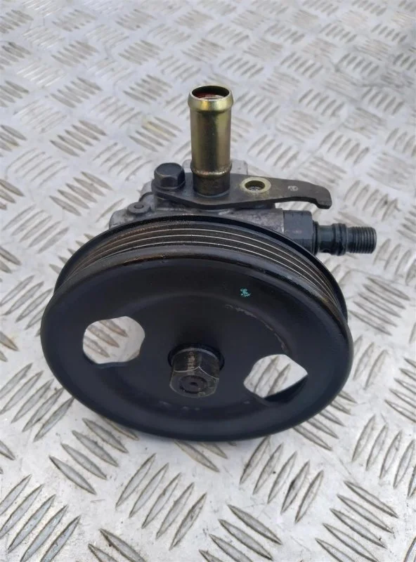 Насос гидроусилителя руля Mitsubishi L200 (1996-2006) 2005 MR374897 2.5 D 4D56