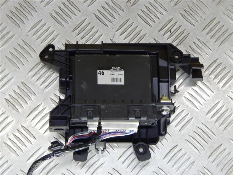 Блок электронный Toyota Hilux (2015-2021) 2016 886500K460 2.4 D 2GDFTV