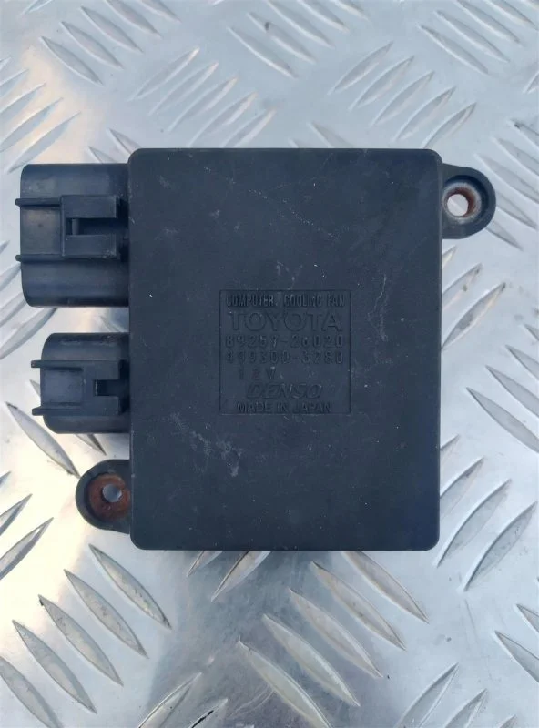 Блок управления вентилятором Lexus Rx 400H Ii (2005-2009) 2005 8925726020 3.3 I 3MZFE