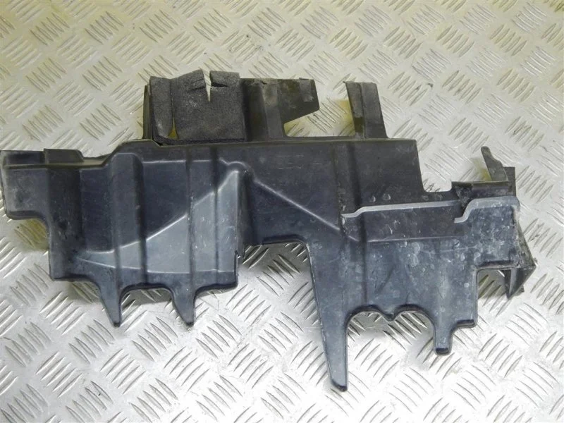 Дефлектор радиатора Toyota Land Cruiser 200 (2008-2021) 2010 5329460080