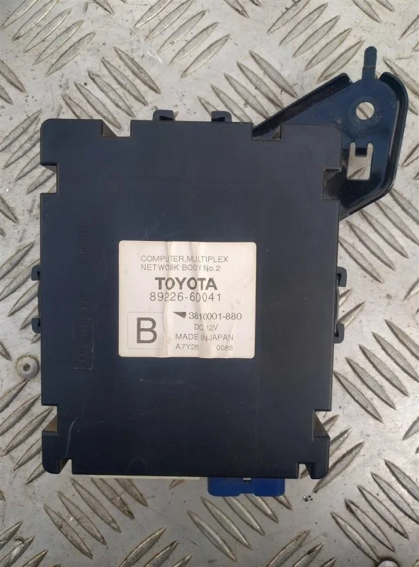 Блок электронный Lexus LX 570 (2007-2022) 2008 8922660041 5.7 I 3URFE