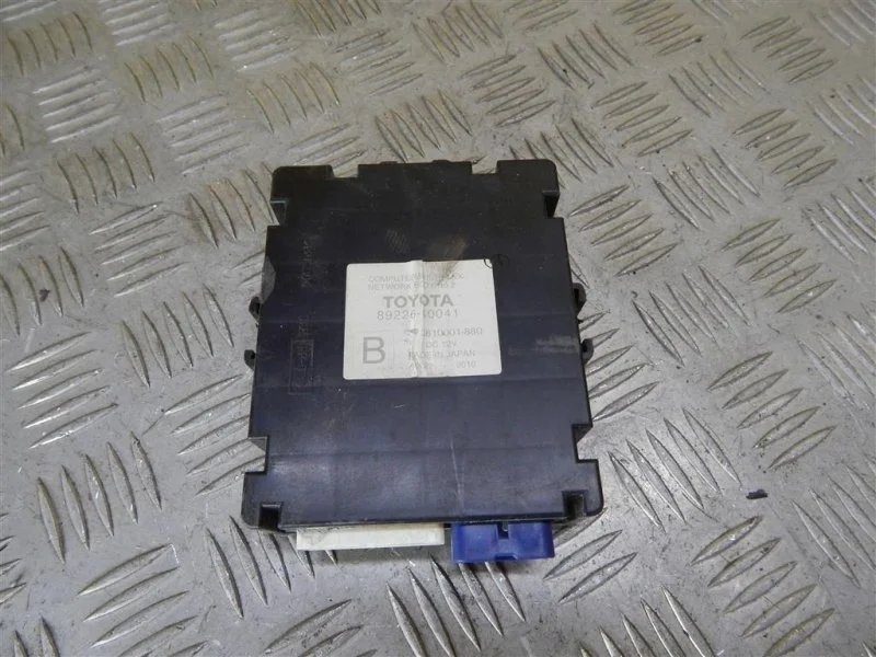 Блок электронный Lexus LX 570 (2007-2022) 2009 8922660041 5.7 I 3URFE