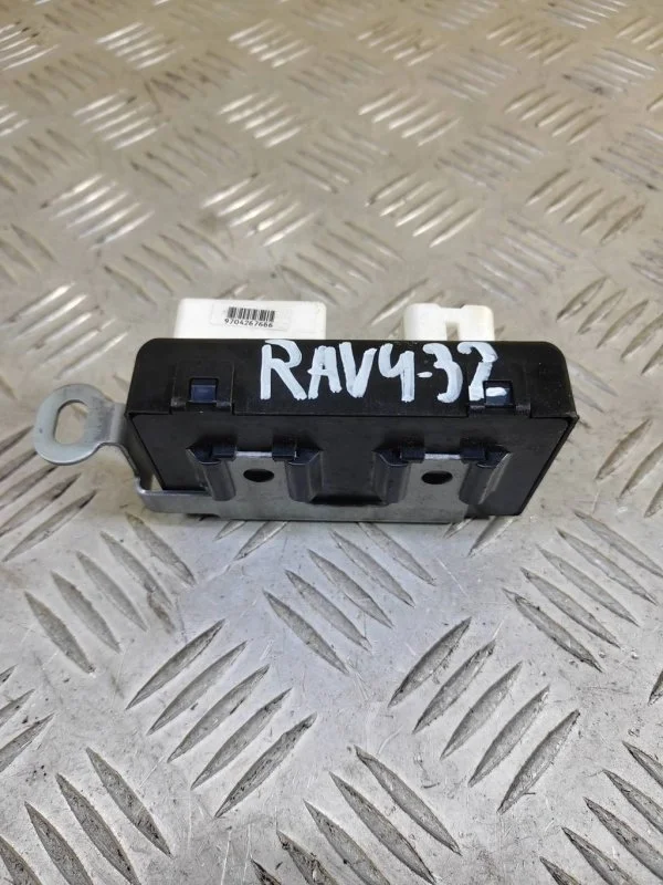 Блок электронный Toyota Rav 4 (XA30) (2005-2014) 2009 8922760080 2.4 I 2AZFE