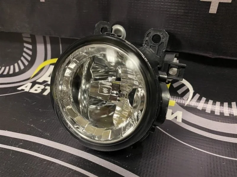 Фара противотуманная правая Mitsubishi L200 (2015-2022) 2016 8321A365