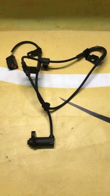 Датчик ABS задний левый Mitsubishi L200 (2006-2015) 2006 MN102577