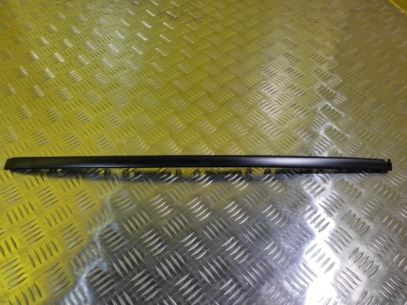 Молдинг стекла лобового Toyota Land Cruiser Prado 150 (2009-2023) 2009 7553660010