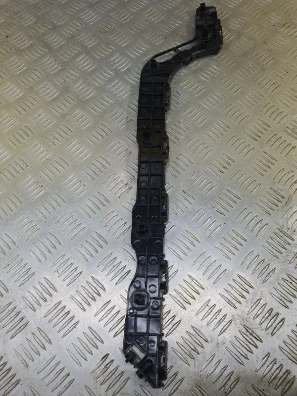 Крепление бампера заднего Toyota Land Cruiser 200 (2008-2021) 2010 5215660070
