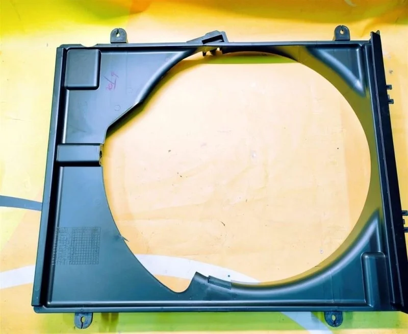 Диффузор вентилятора Mitsubishi L200 (2006-2015) 2010 MN135054